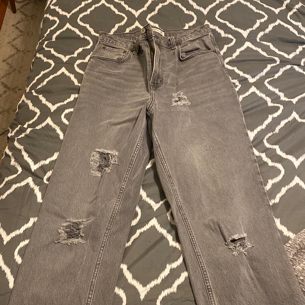 Abercrombie & Fitch Ultra High Rise 90s Straight Distressed Jeans